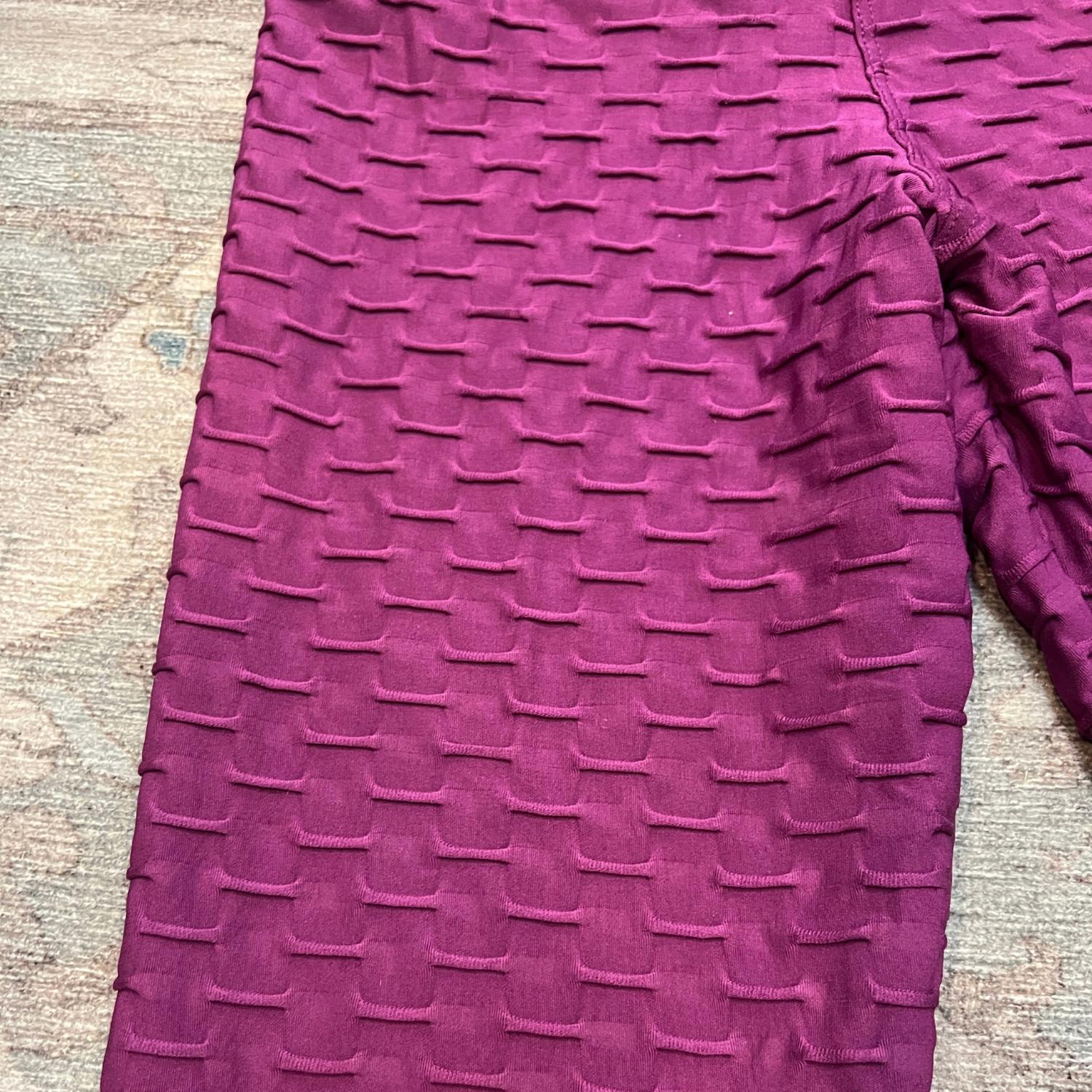BBrazil Clothing Basket Weave Jacquard Long Leggings in magenta - women's pants - detail view