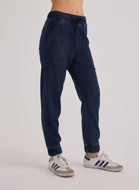 Bella Dahl Pocket Jogger Denim in midnight rinse wash - women's pants - view 4