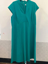 Calvin Klein - V-neck Short-sleeve A-line Dress - Plus