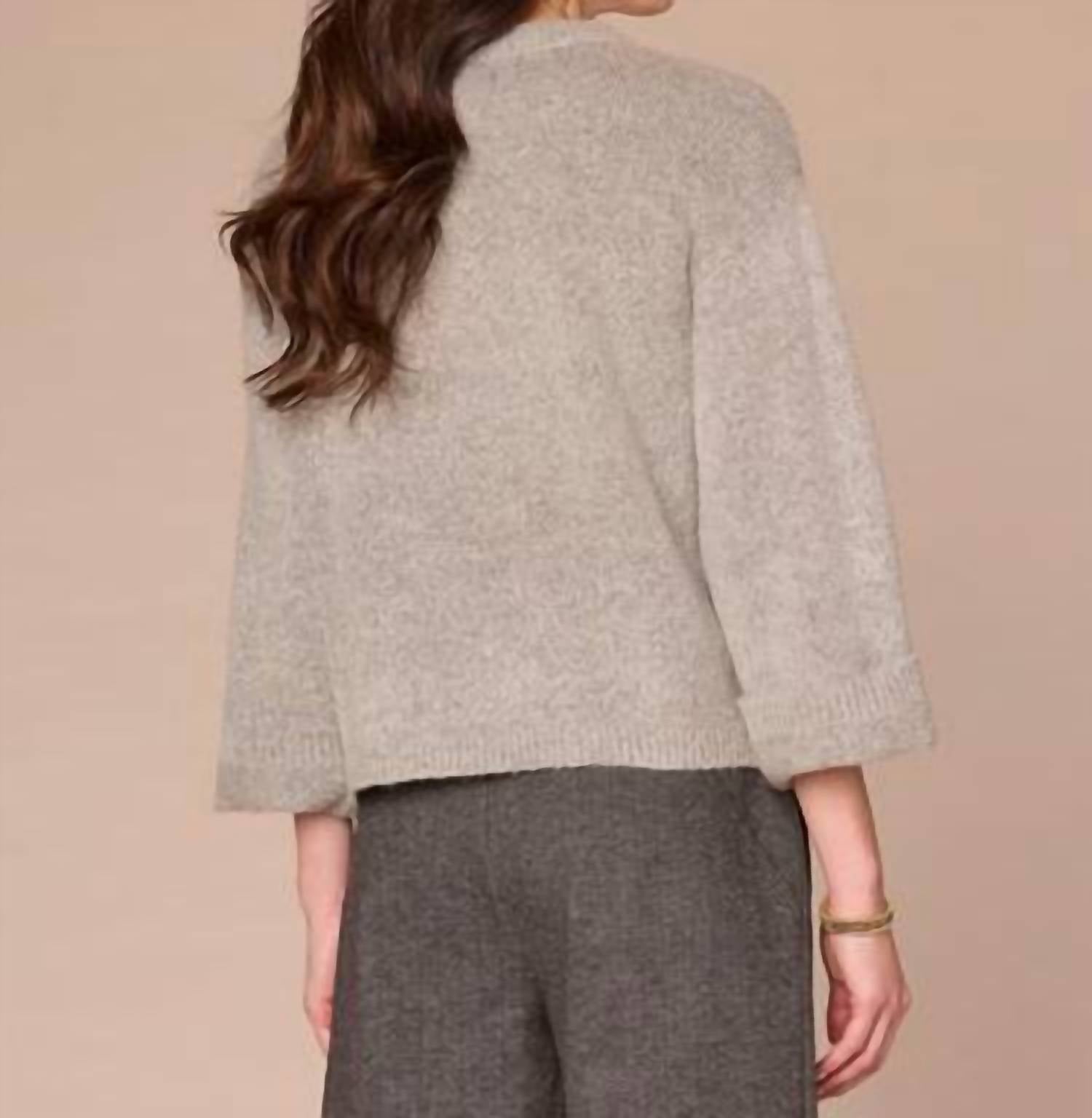 Democracy - Round Neck Floral Jacquard Plus Size Sweater