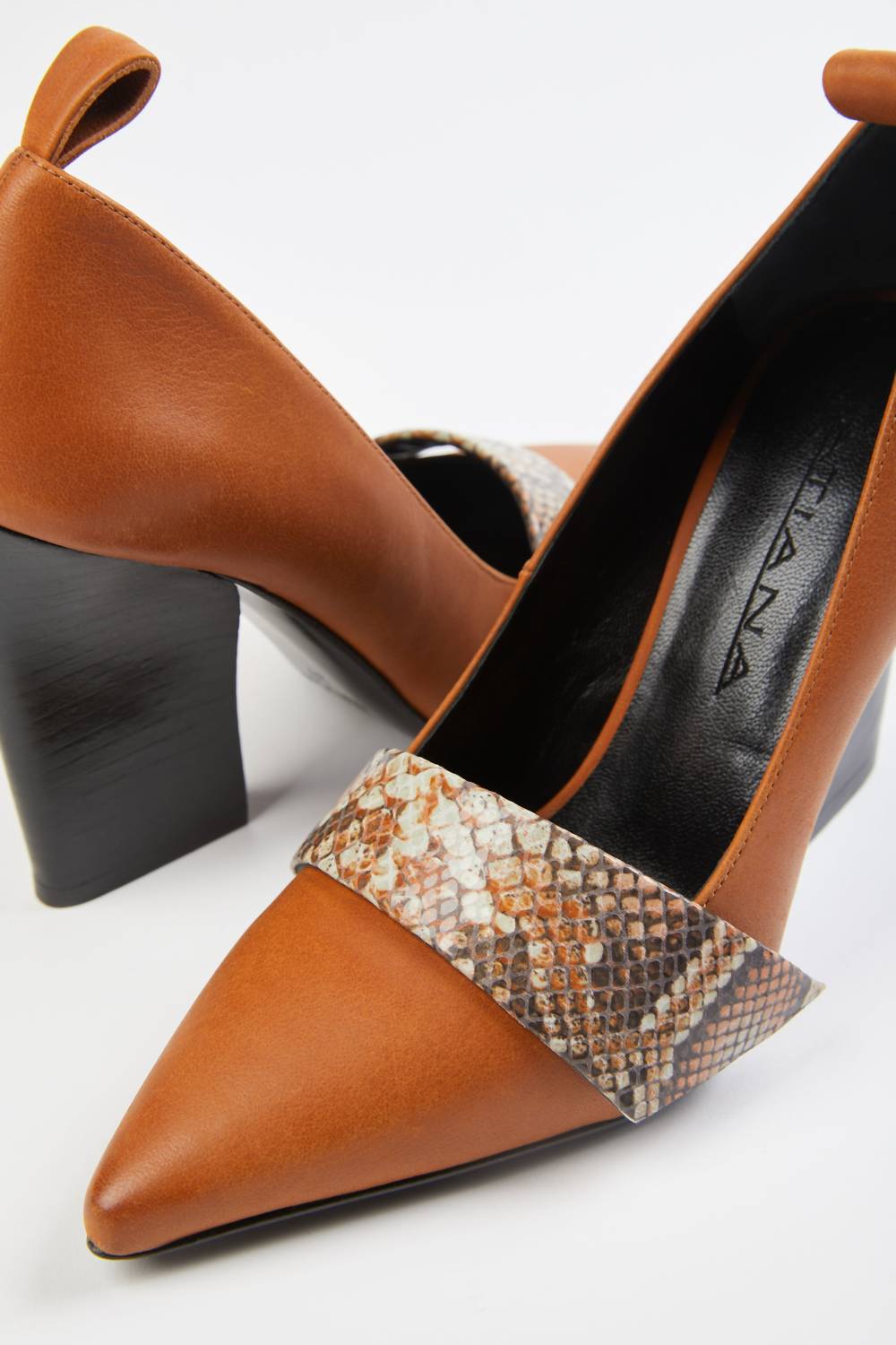 NINE 2 FIVER HIGH HEEL