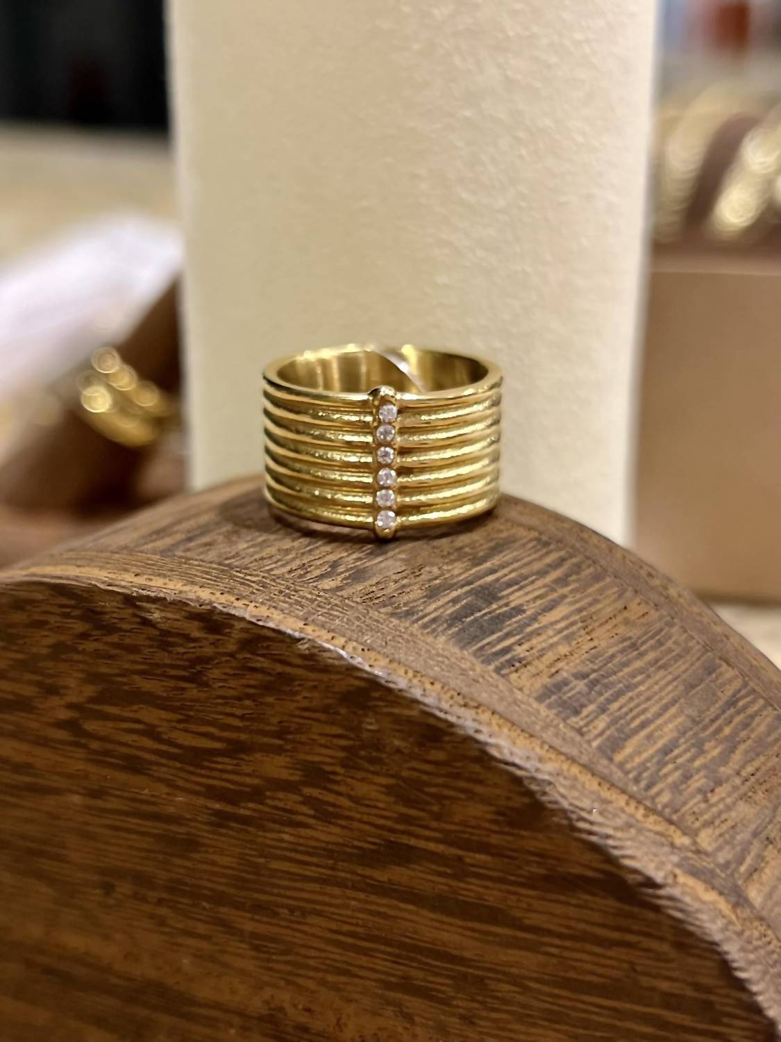 Sahira Jewelry Design - Women's Band Ring