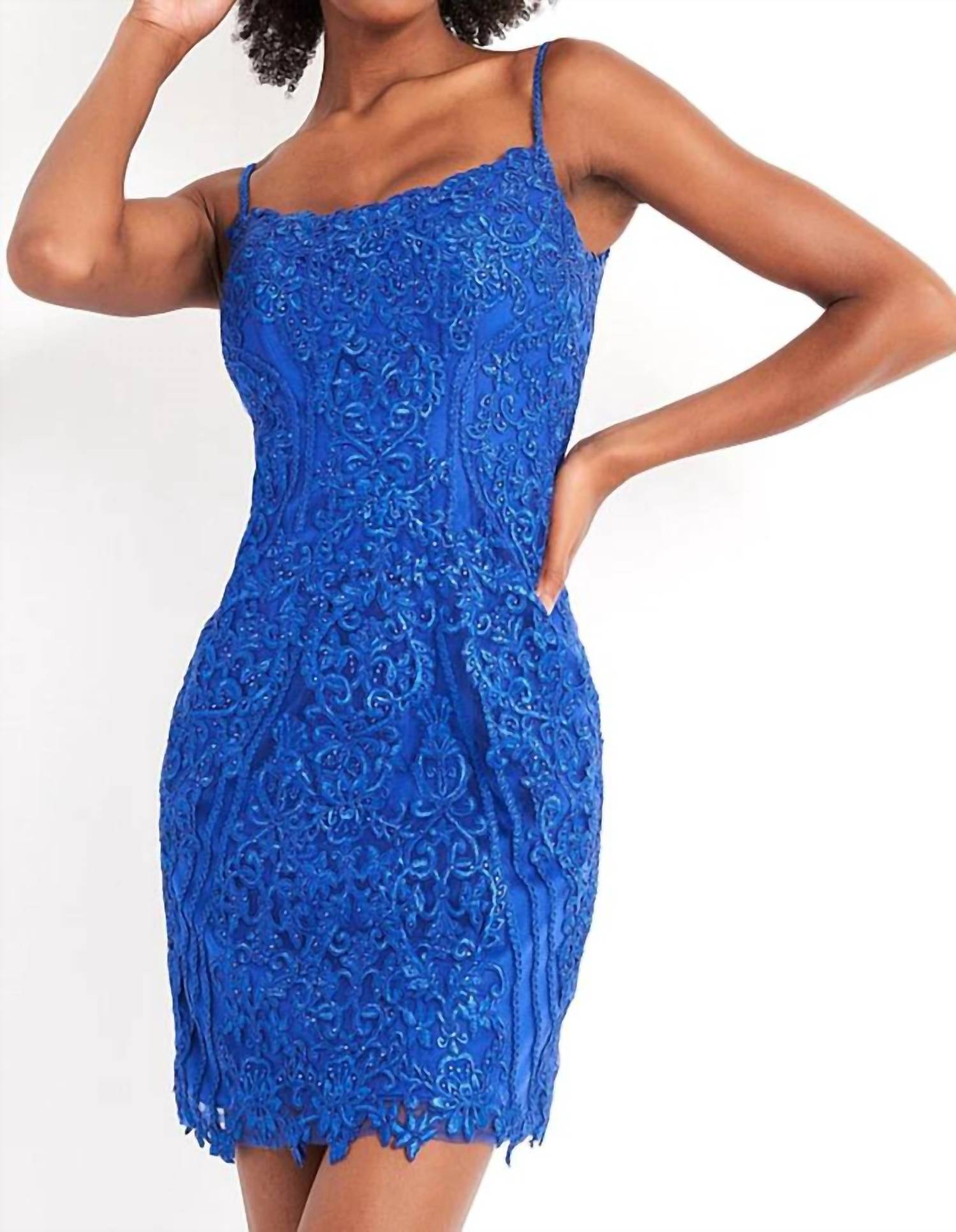 Jovani - Embroidered Scoop Neck Fitted Dress