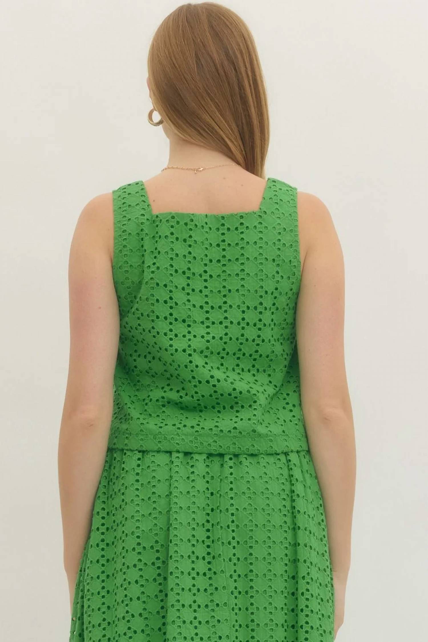Entro - Eyelet Buttoned Sleeveless Top