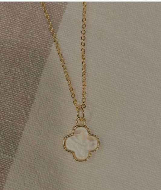 Amady Jewelry - Women's Clover Pendant Necklace