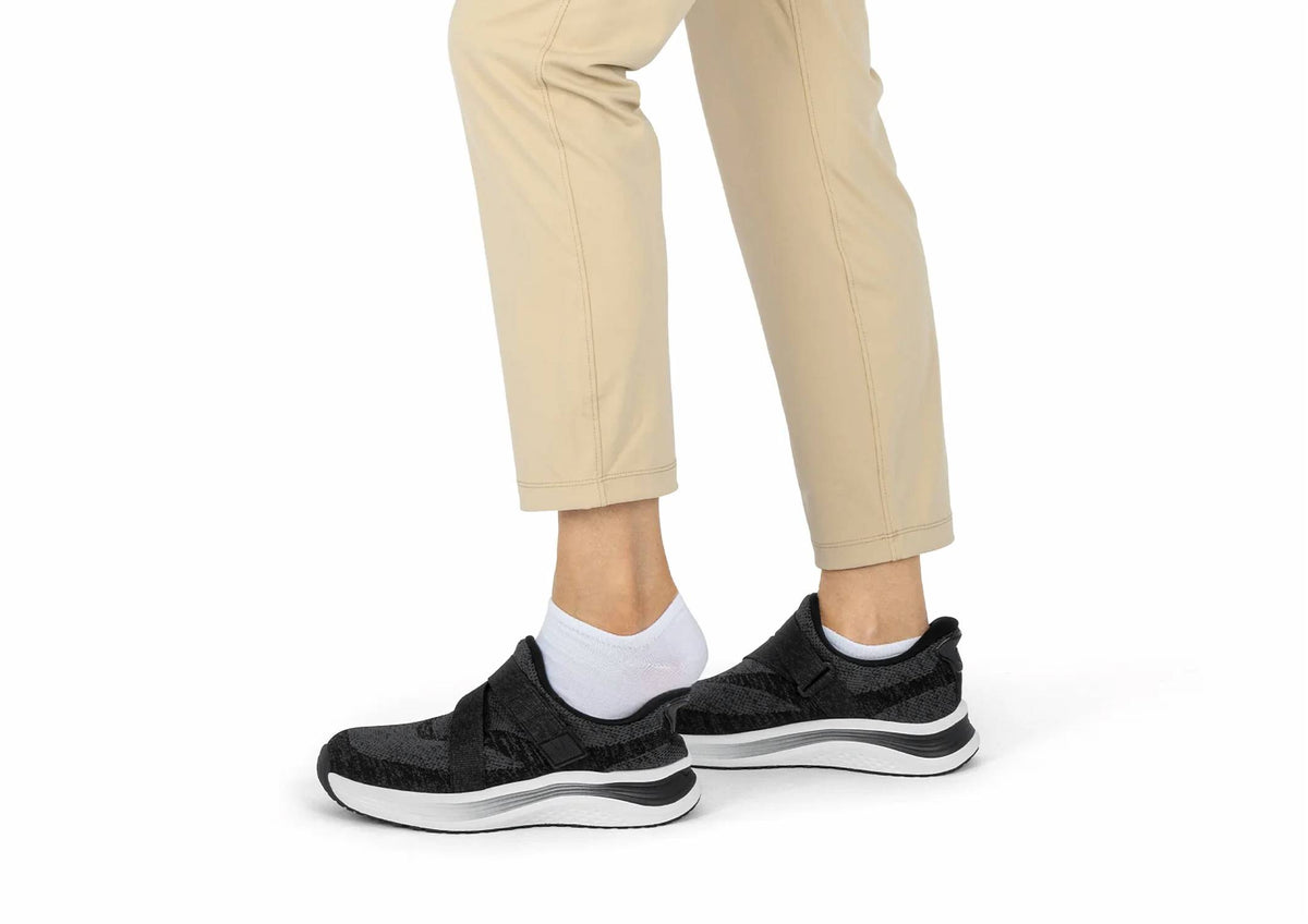 Orthofeet - Women's Naya Hands-free Walking Shoe