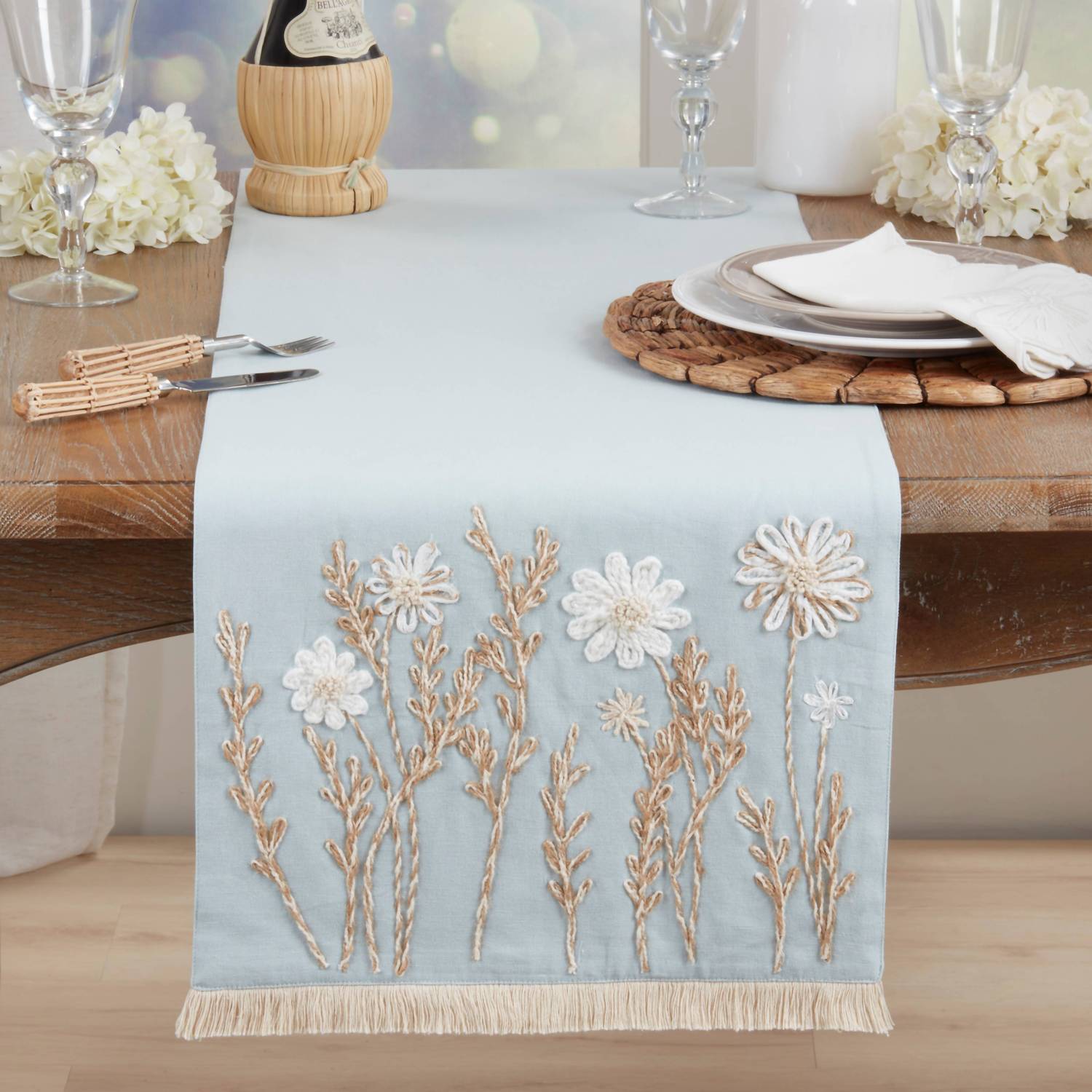 Saro Lifestyle - Embroidered Floral Decorative Table Runner