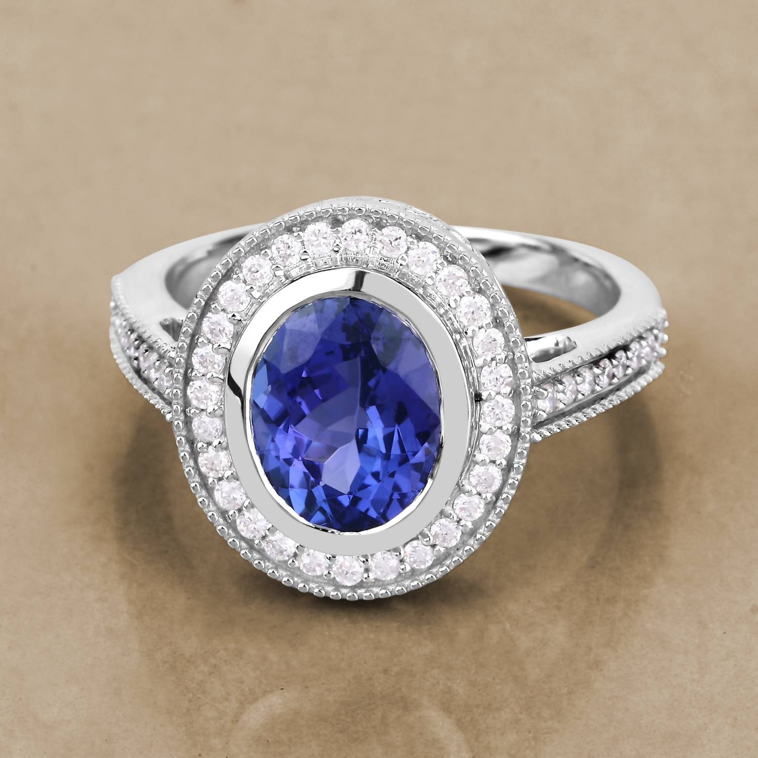 Diana M Jewels Women's Oval Natural Tanzanite Fashion Ring (2.94 Ct) - Signature in 14k white gold - women's jewelry - detail view