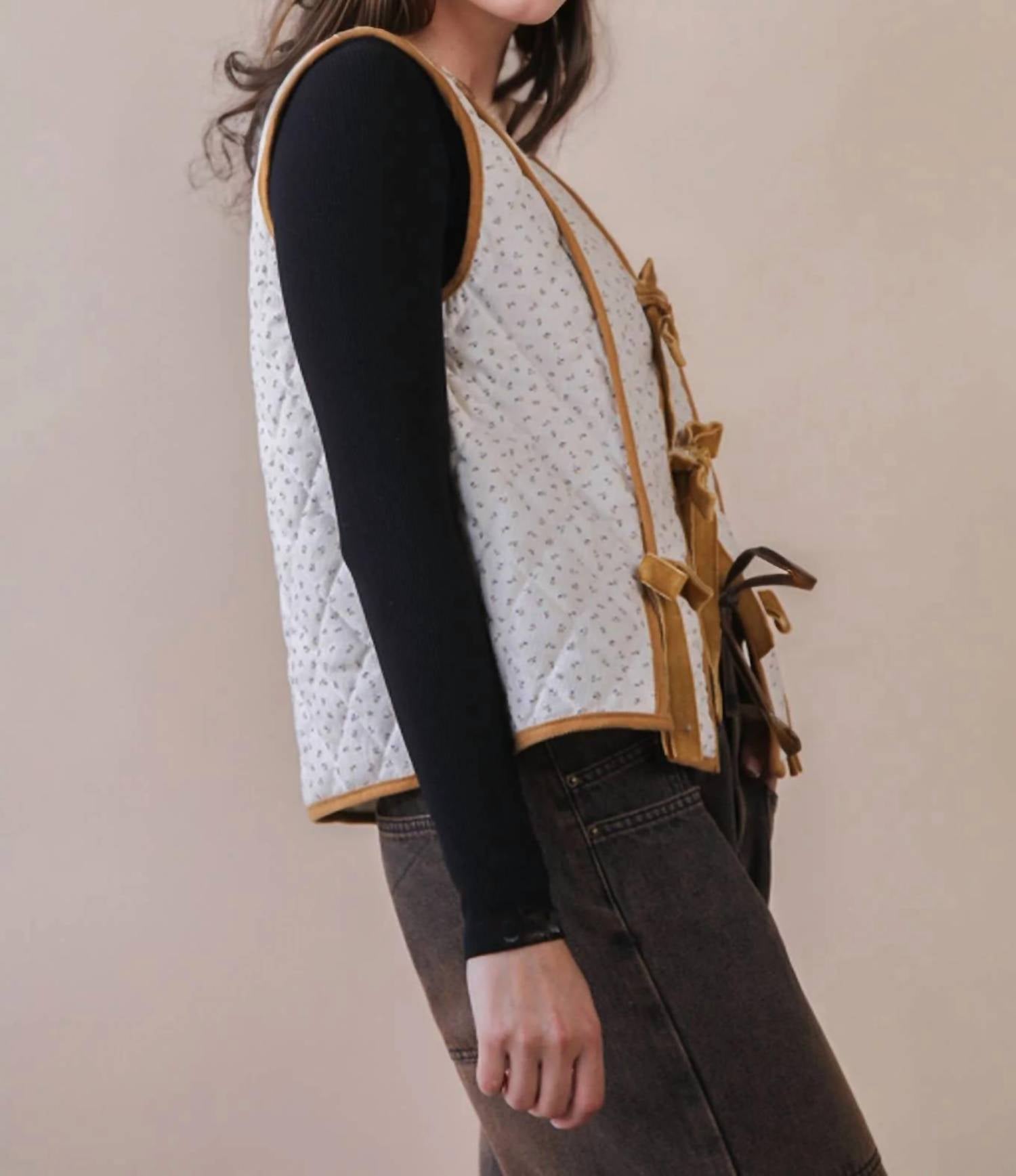 Very J - Front Contrast Binding Quilted Woven Vest