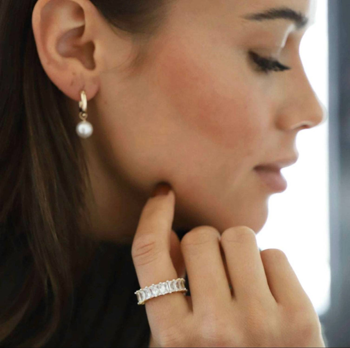 Katie Waltman - Audrey Pearl Hoop Earrings