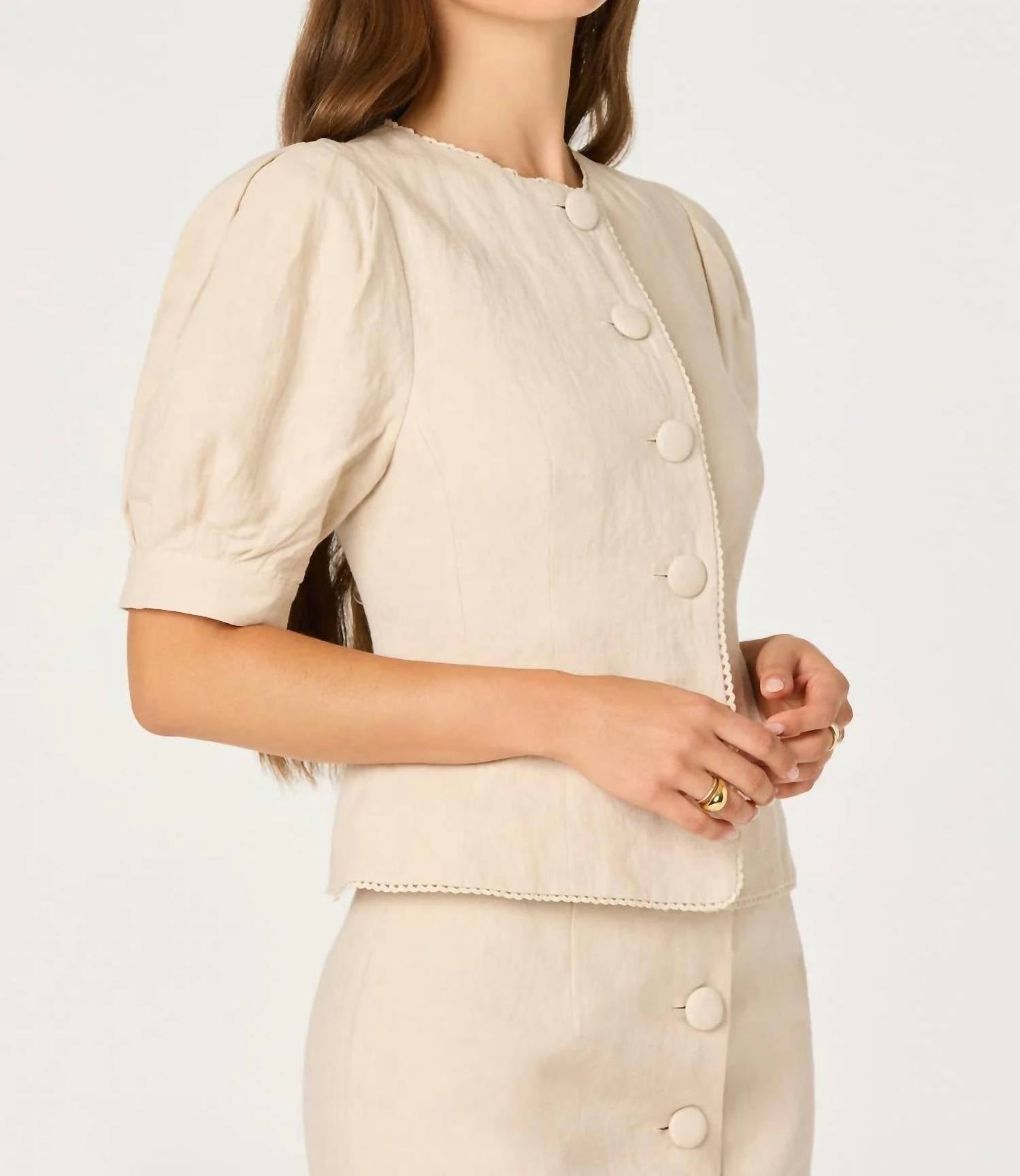 Astr - Cailey Puff Sleeve Button-front Top
