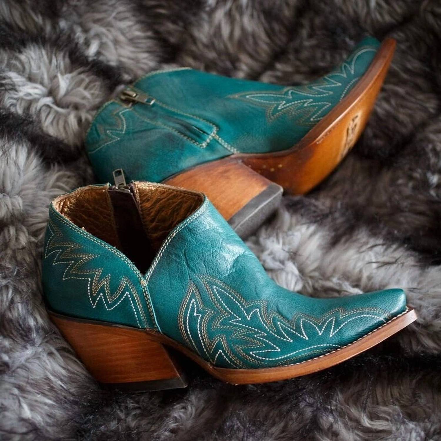 Ariat - Women's Jolene Turkos Side Zip Western Boot