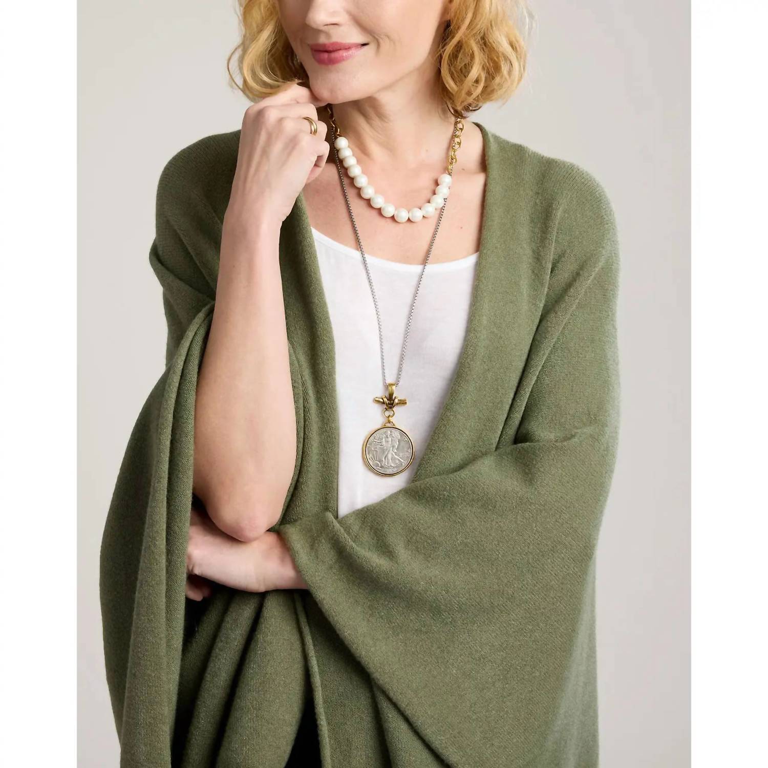 Cobblestone Living - Renata Knit Wrap