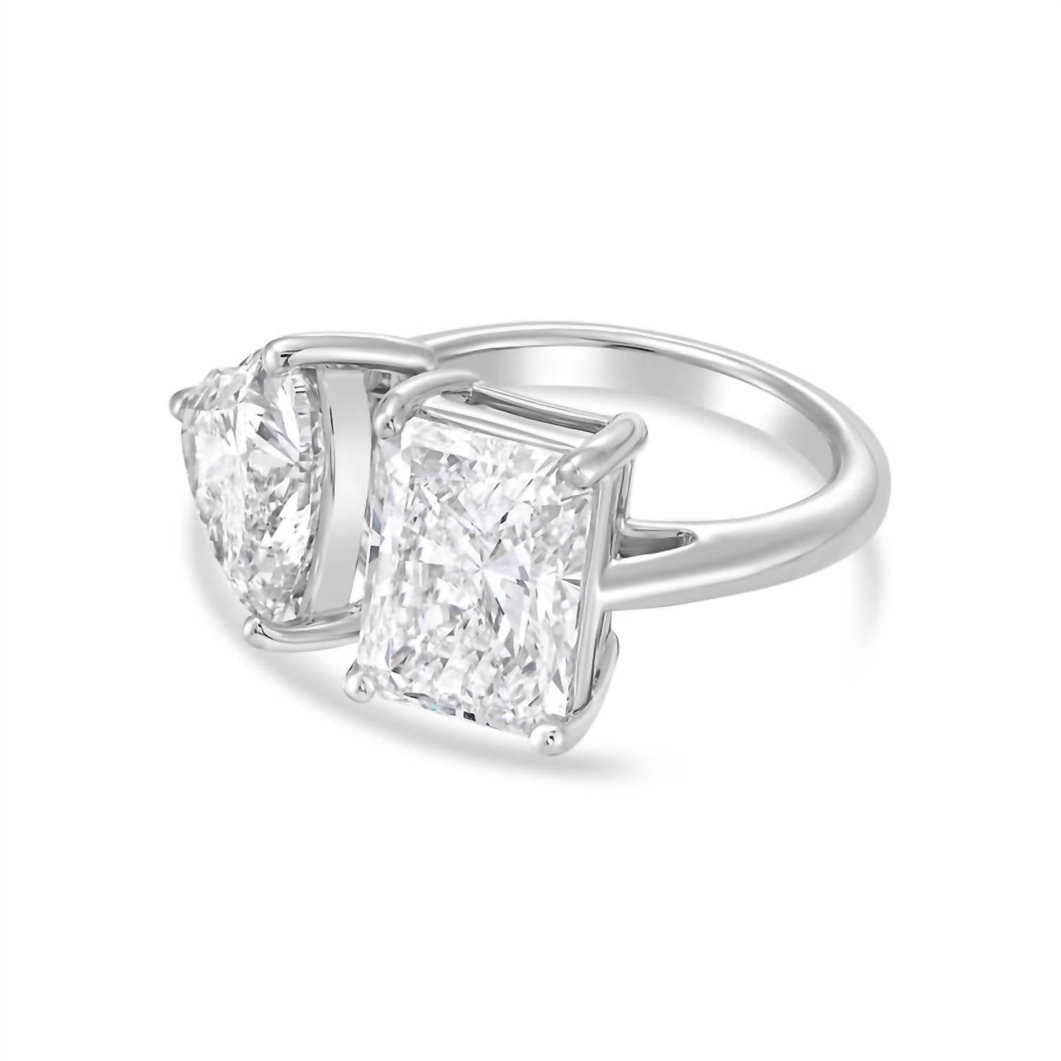 Diana M Jewels - Women's Radiant & Heart Lab-Grown Diamond Fashion Ring (15.00 Ct) - Grand
