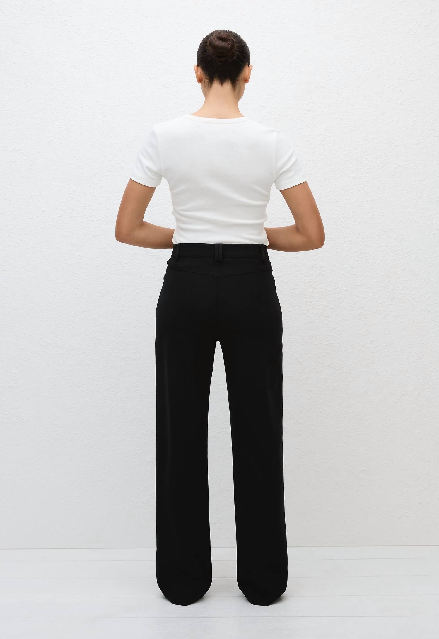 Matteau - Relaxed Crepe Straight Cut Pant