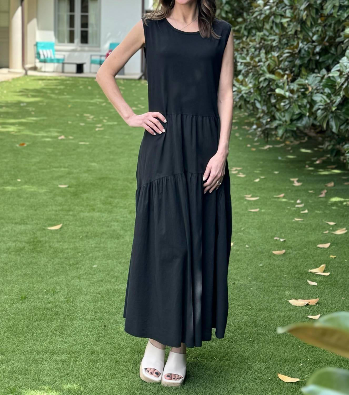 Astrid - Long Sleeveless Dress