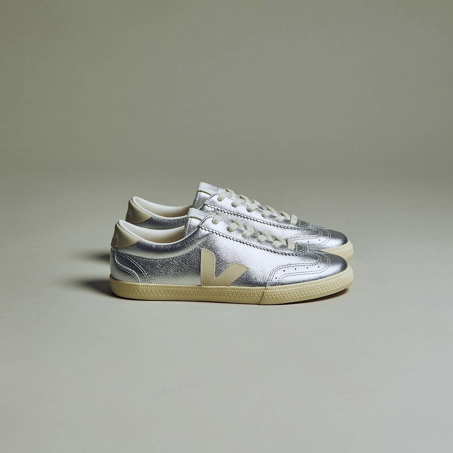 Veja - Women's Volley OT Leather Sneaker