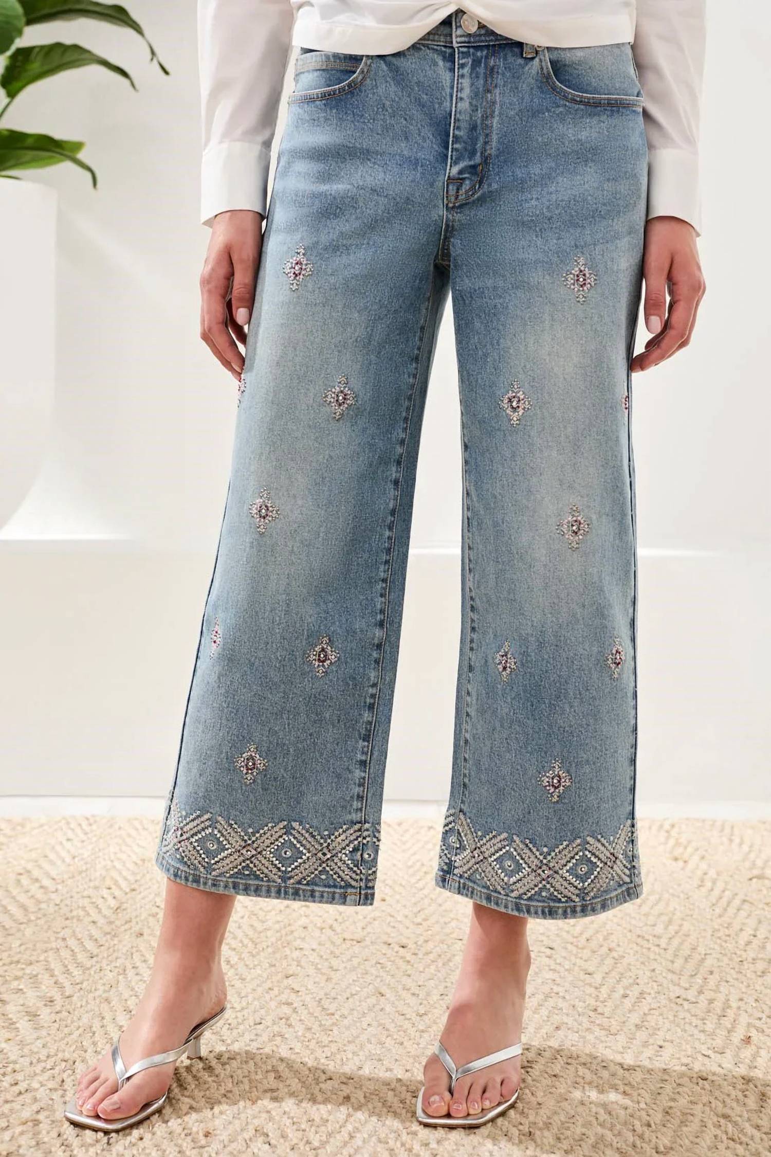 Tribal - Audrey Hugging Wide Leg Jean With Embroidered Finish