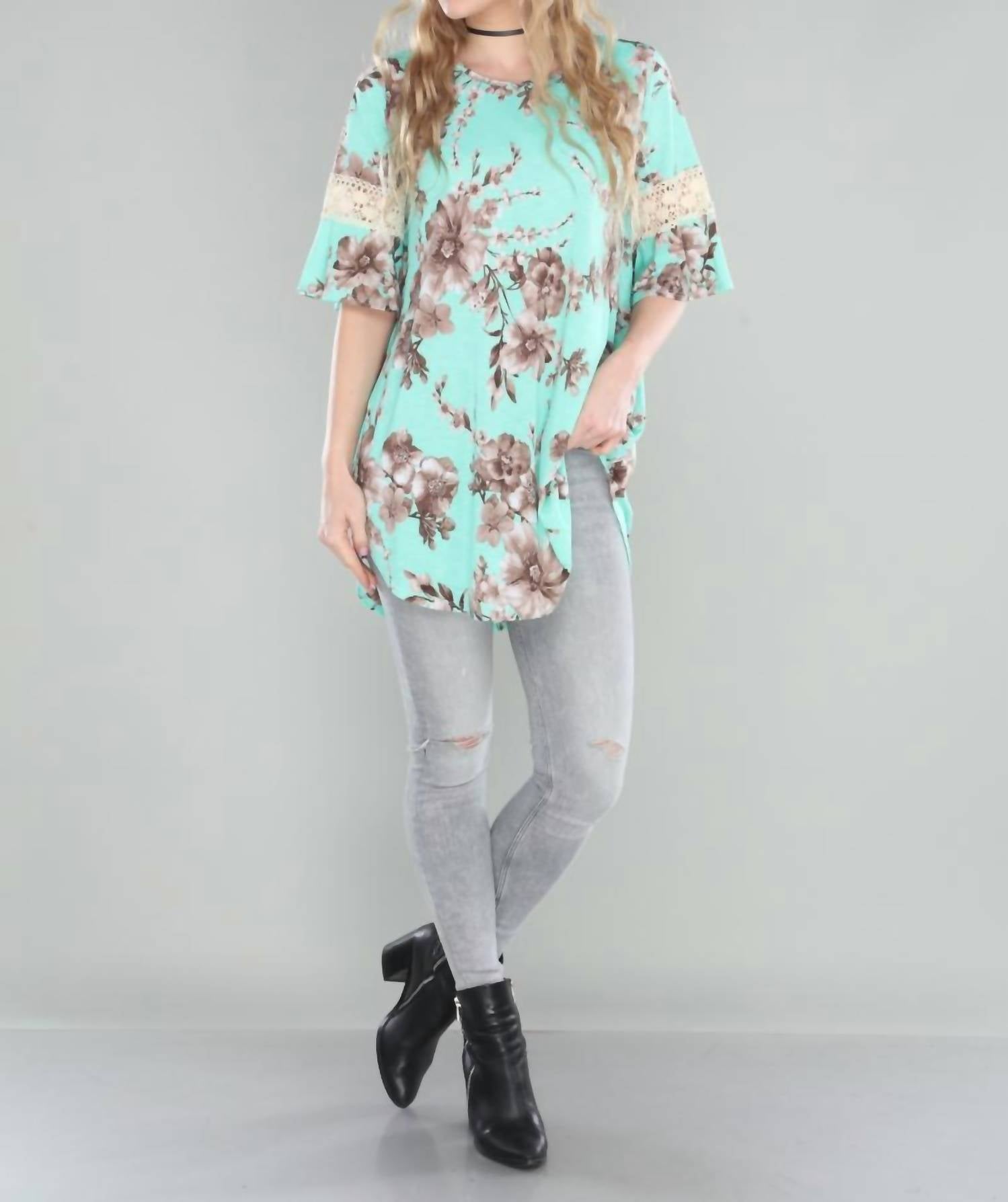 Crepas - Floral Bell Sleeve Tunic With Croche