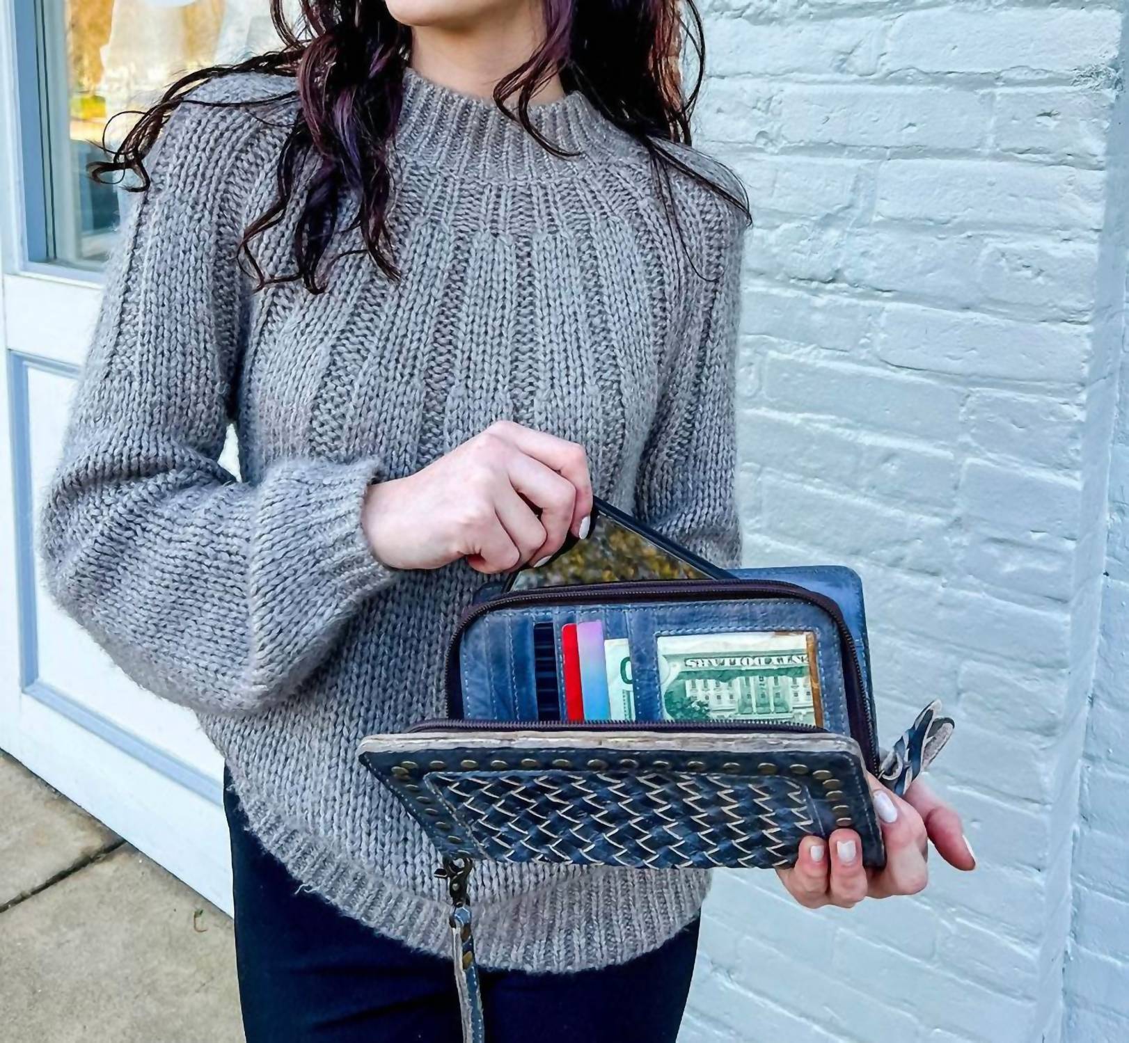 Never Mind - Women's Organzier Crossbody Bag
