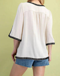 Gigio - 3/4 Sleeve Linen Tunic With Embroidered Details