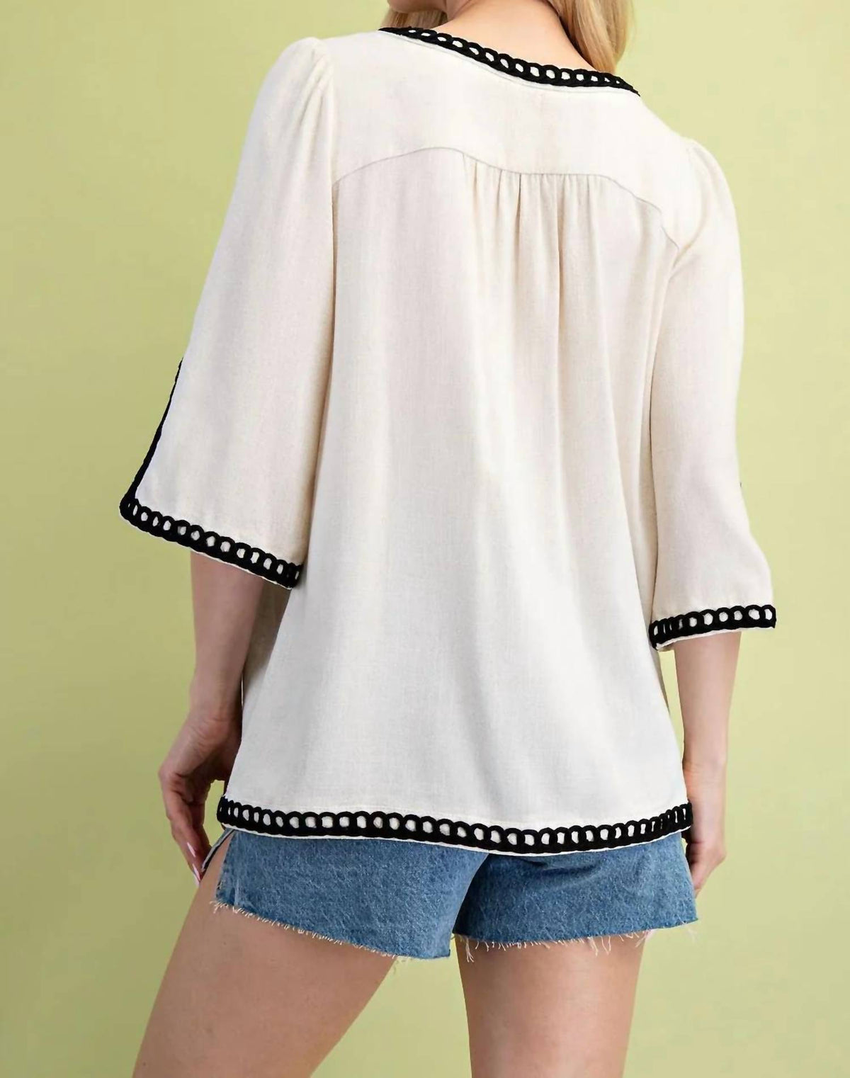 Gigio - 3/4 Sleeve Linen Tunic With Embroidered Details