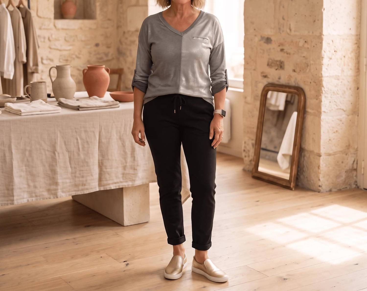 Made In Italy - Two Tone Long Sleeve V-neck Top
