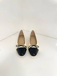 Stuart Weitzman - Women's Sleek Bow Flat Sandal