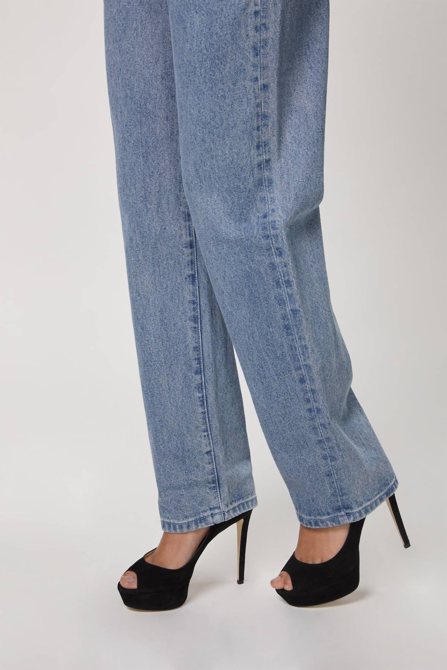 MOM JEAN