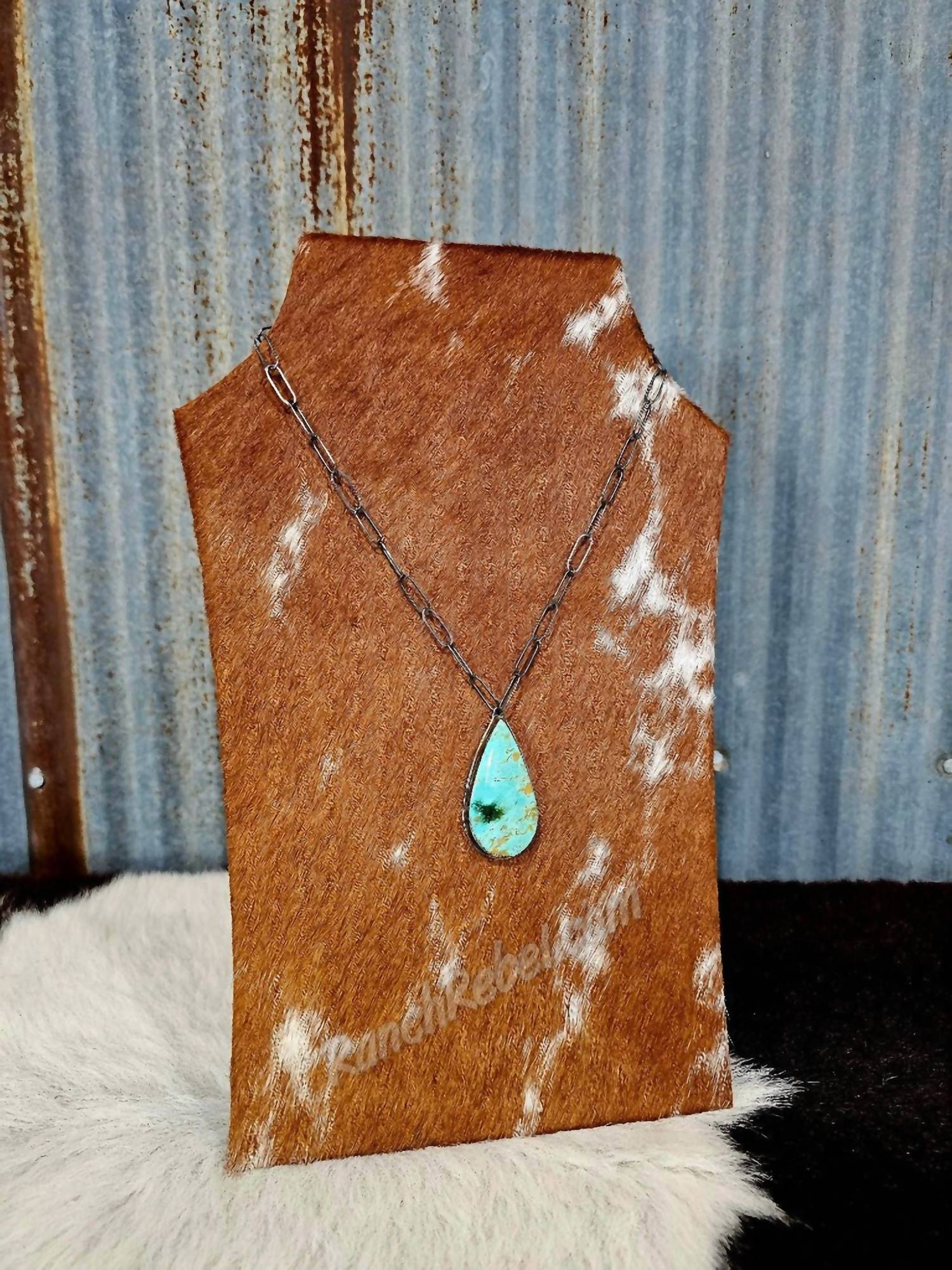 Z Bars - Women's Turquoise Teardrop Necklace