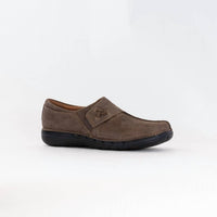 Clarks - Women's Un Loop Ave Slip On Leather Shoes