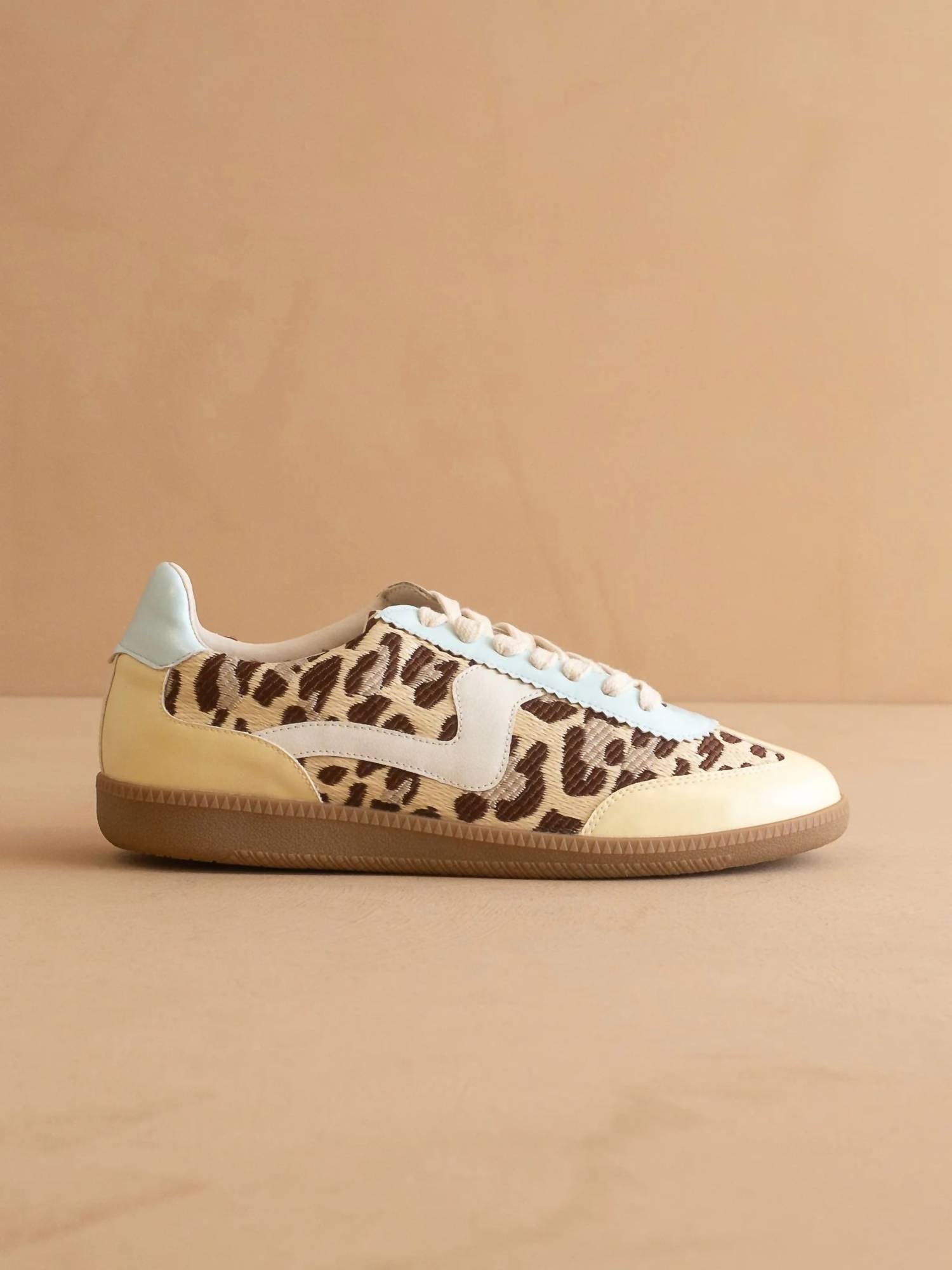 Oasis Society - Women's Kyla Classic Low Top Sneakers