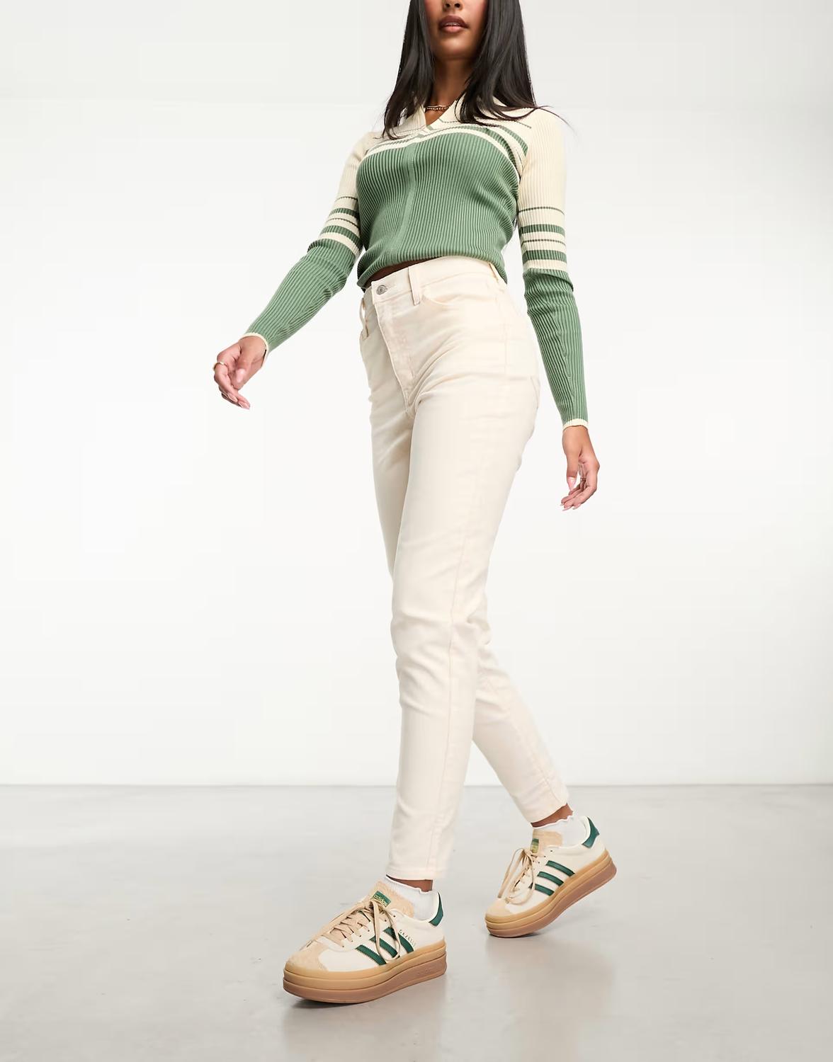 Levi'S - High Waisted Mom Jean Corduroy Pants
