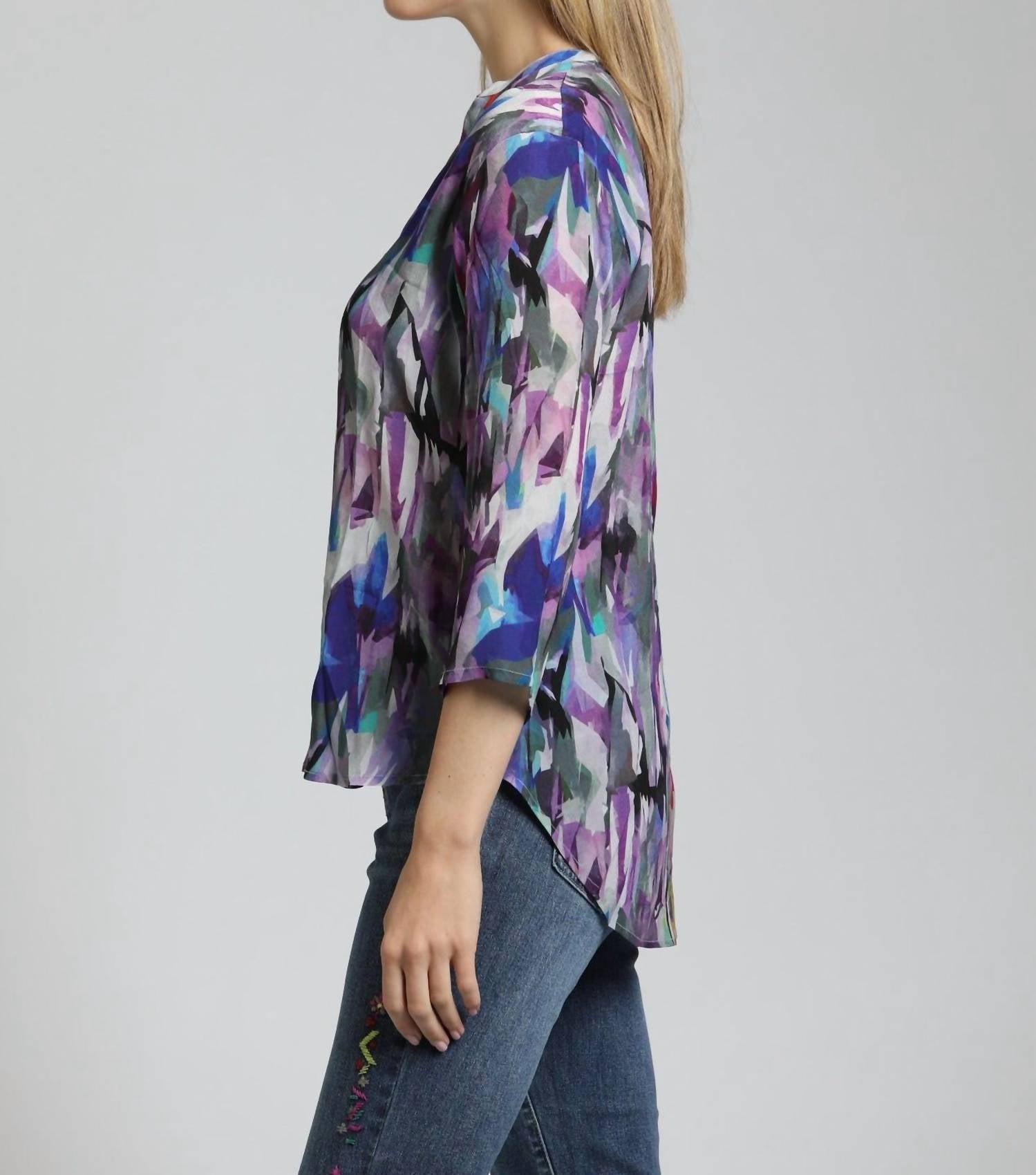 Apny - Brush Stroke ¾ Sleeve Mandarin Collar Button Up Blouse