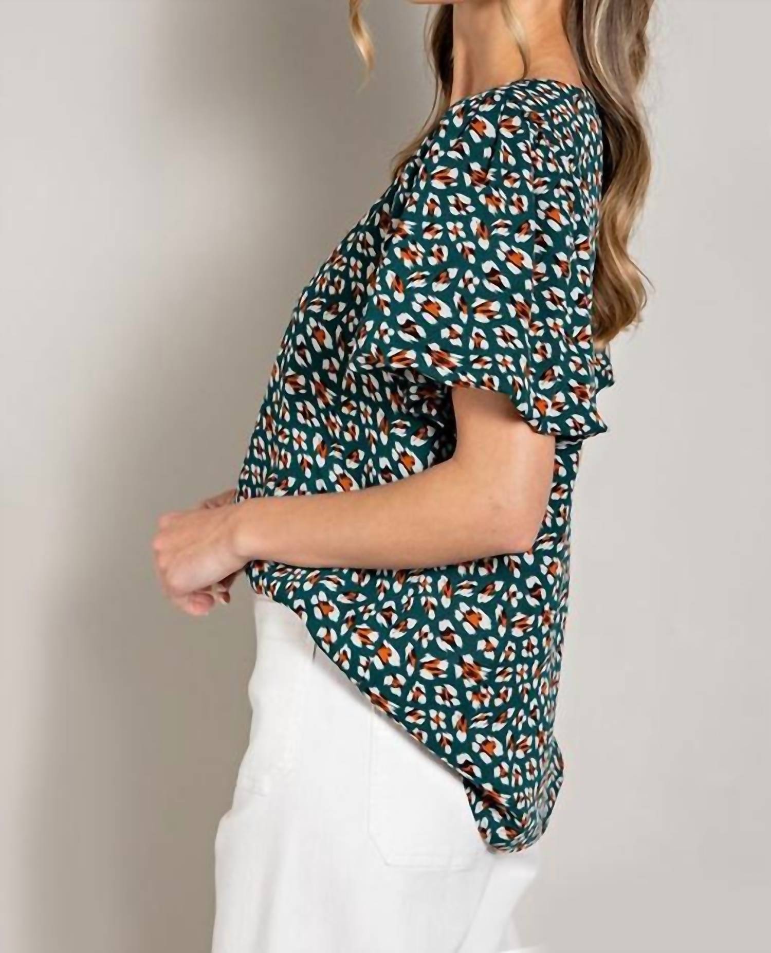 Ee:Some - V Neck Print Short Sleeve Top