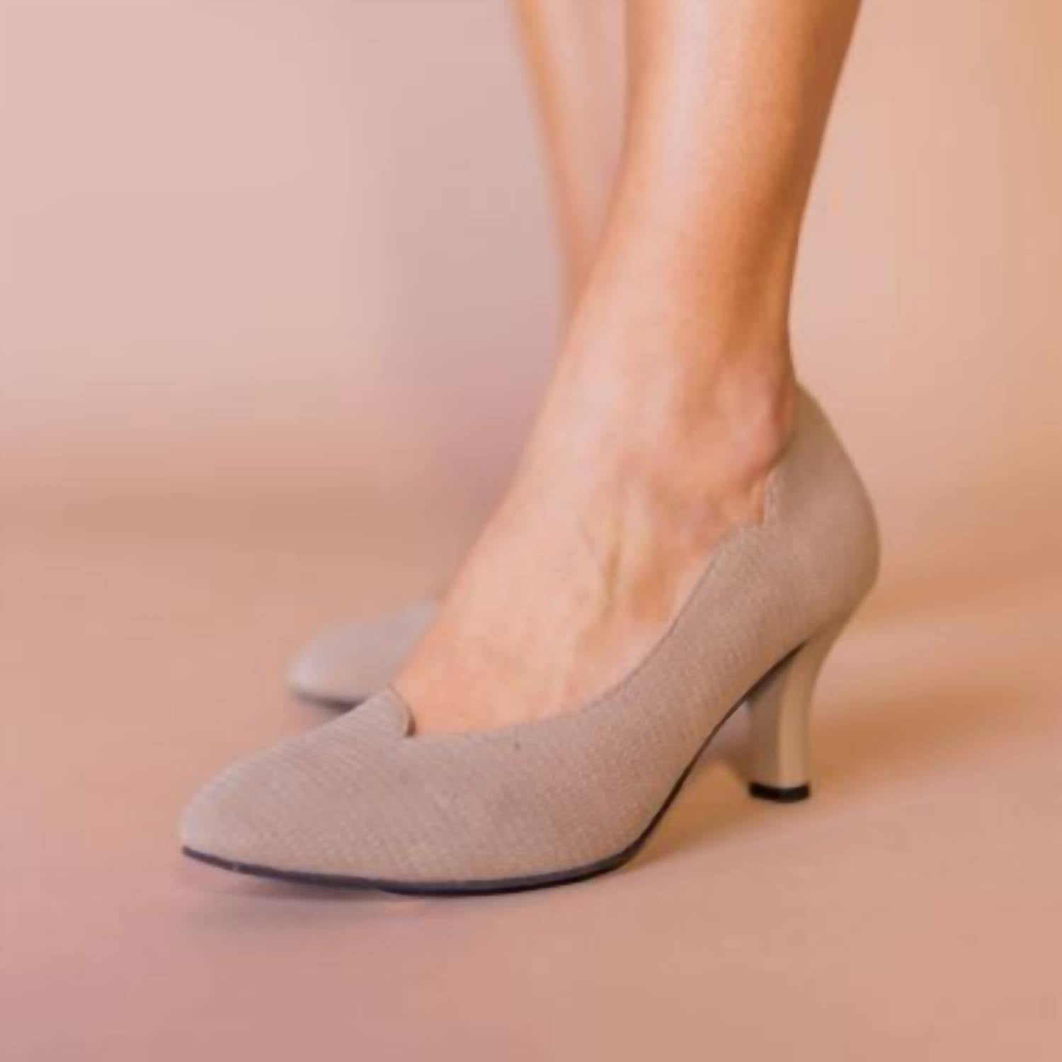 L'Amour Des Pieds - Women's Bamell Leather Pumps