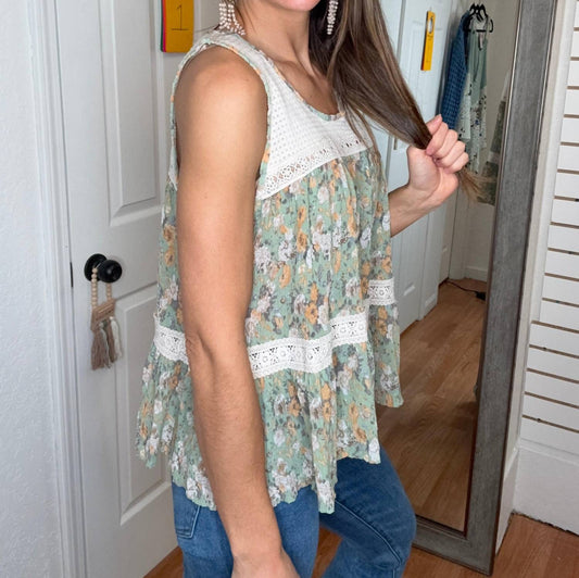 Pol - Ariana Sleevless Top