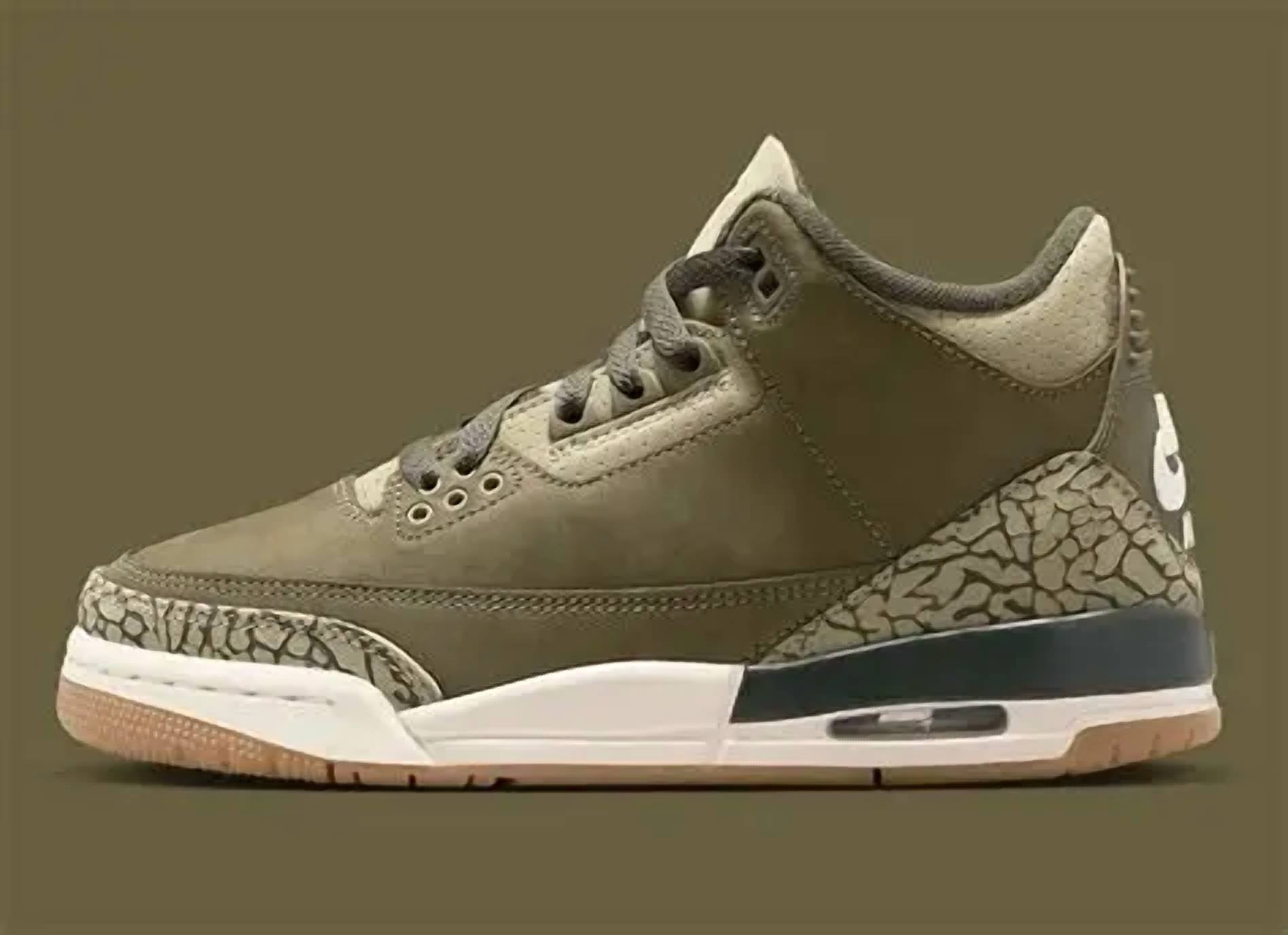 Nike - Men's Air Jordan 3 Retro Shoes