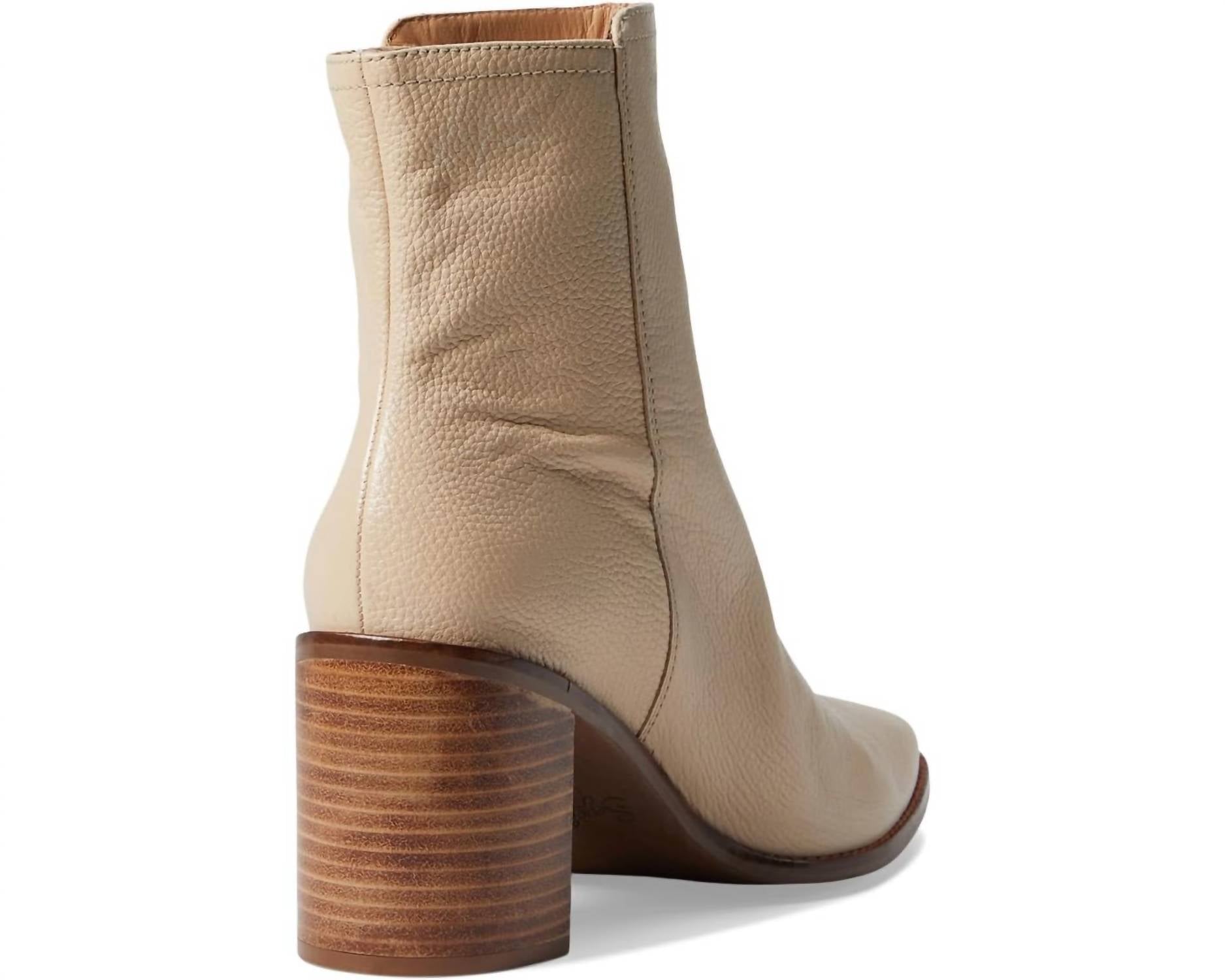 Seychelles - Desirable Boot