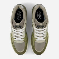New Balance Men's Numeric Andrew Reynolds 933 Shoes in green green - men's sneaker - alternate view