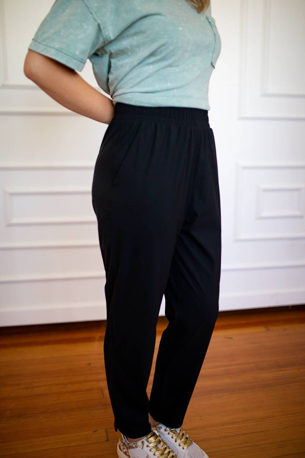 Mono B - Curved Notch Hem Jogger Pants