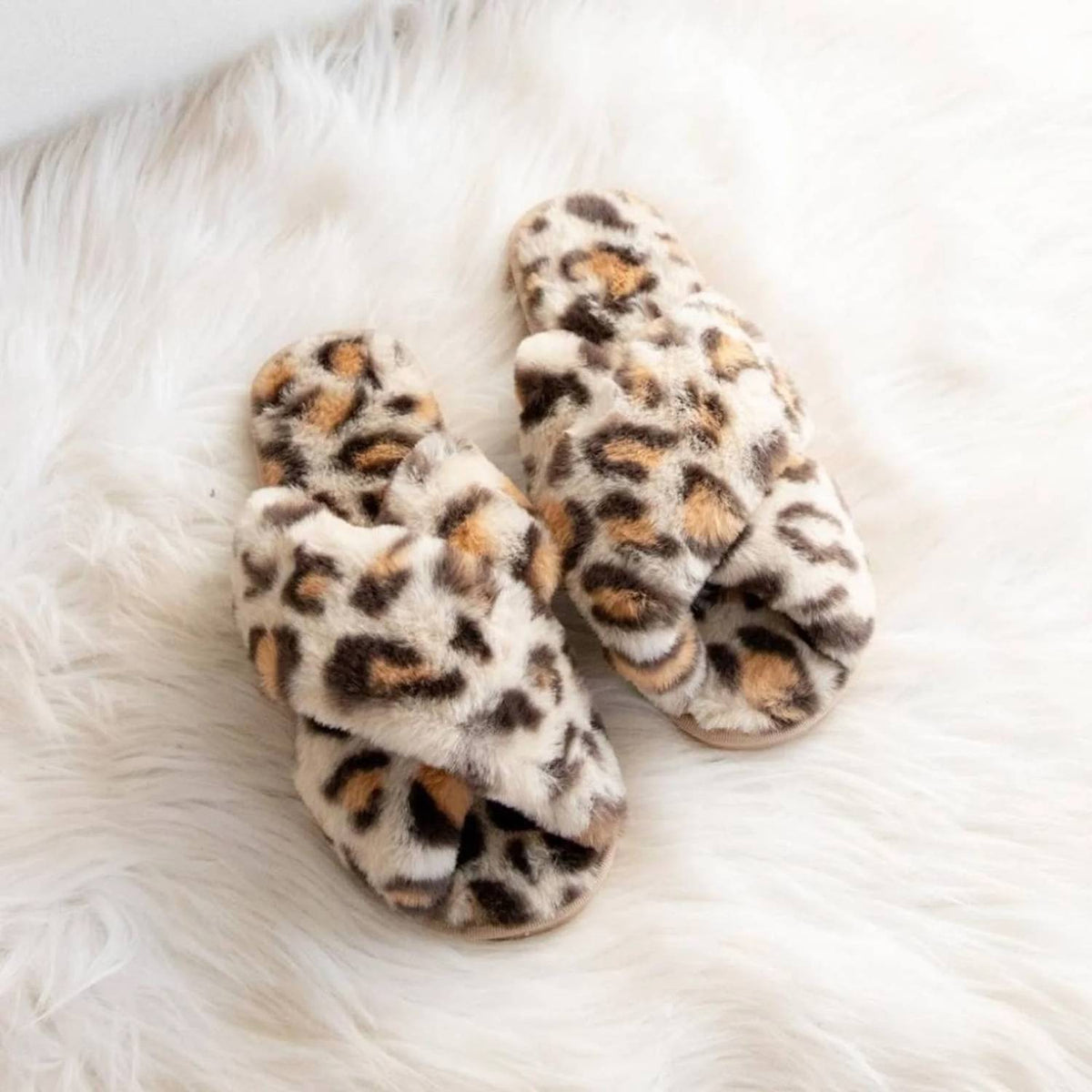 Pretty Simple - Women's Leopard Criss-cross Slipper Slides