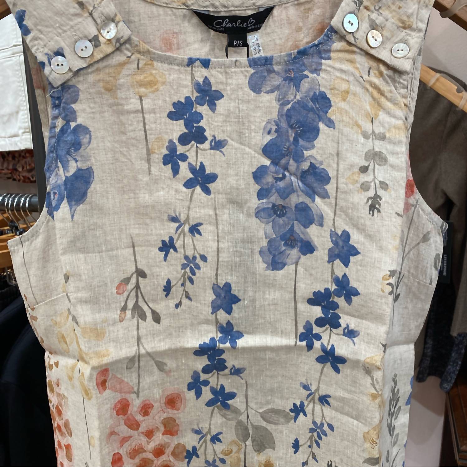 Charlie B - Women's Printed Sleeveless Raw Linen Top With Buttons
