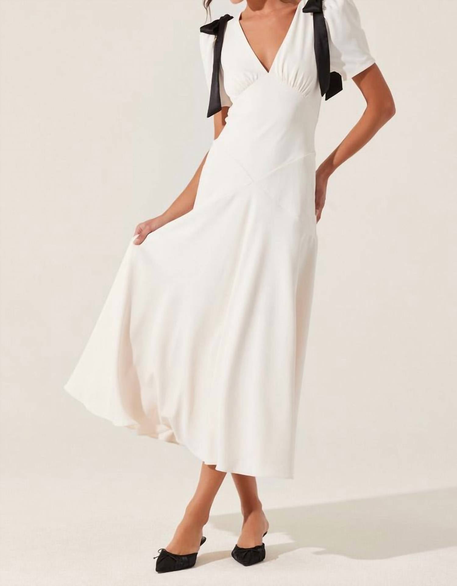 Astr - Sienna V-neck Dress