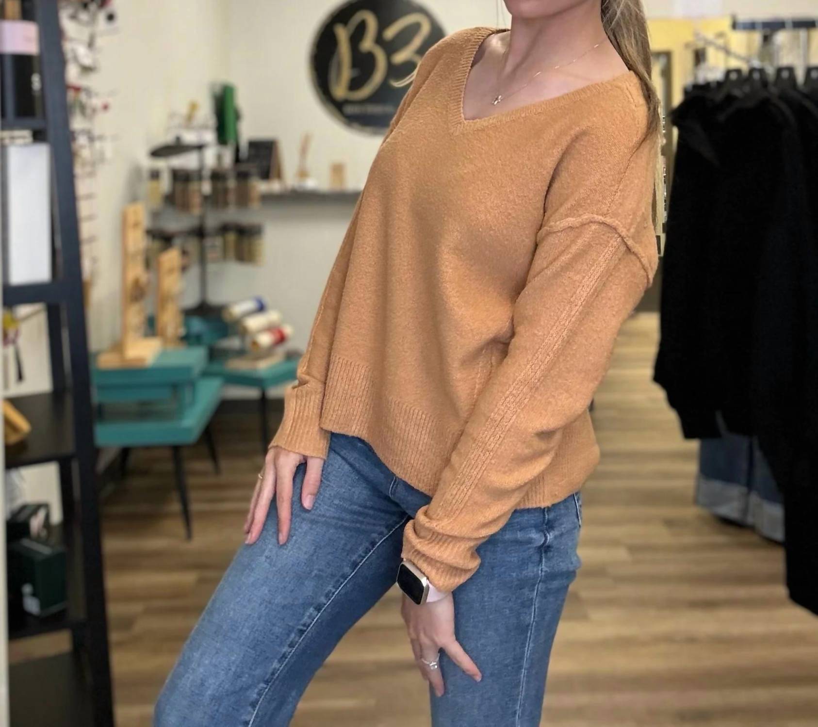 Staccato - V-Neck Raw Edge Seam Pullover Sweater