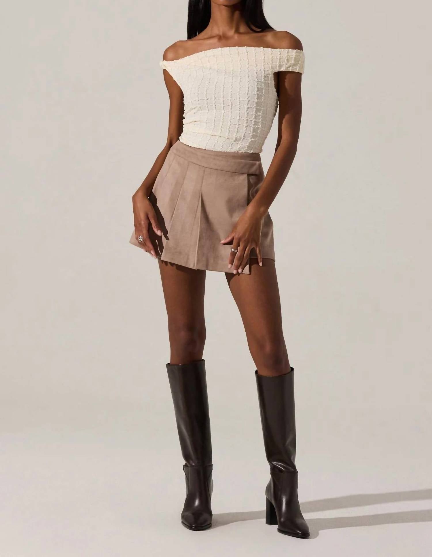 Astr - Lindy Off The Shoulder Top