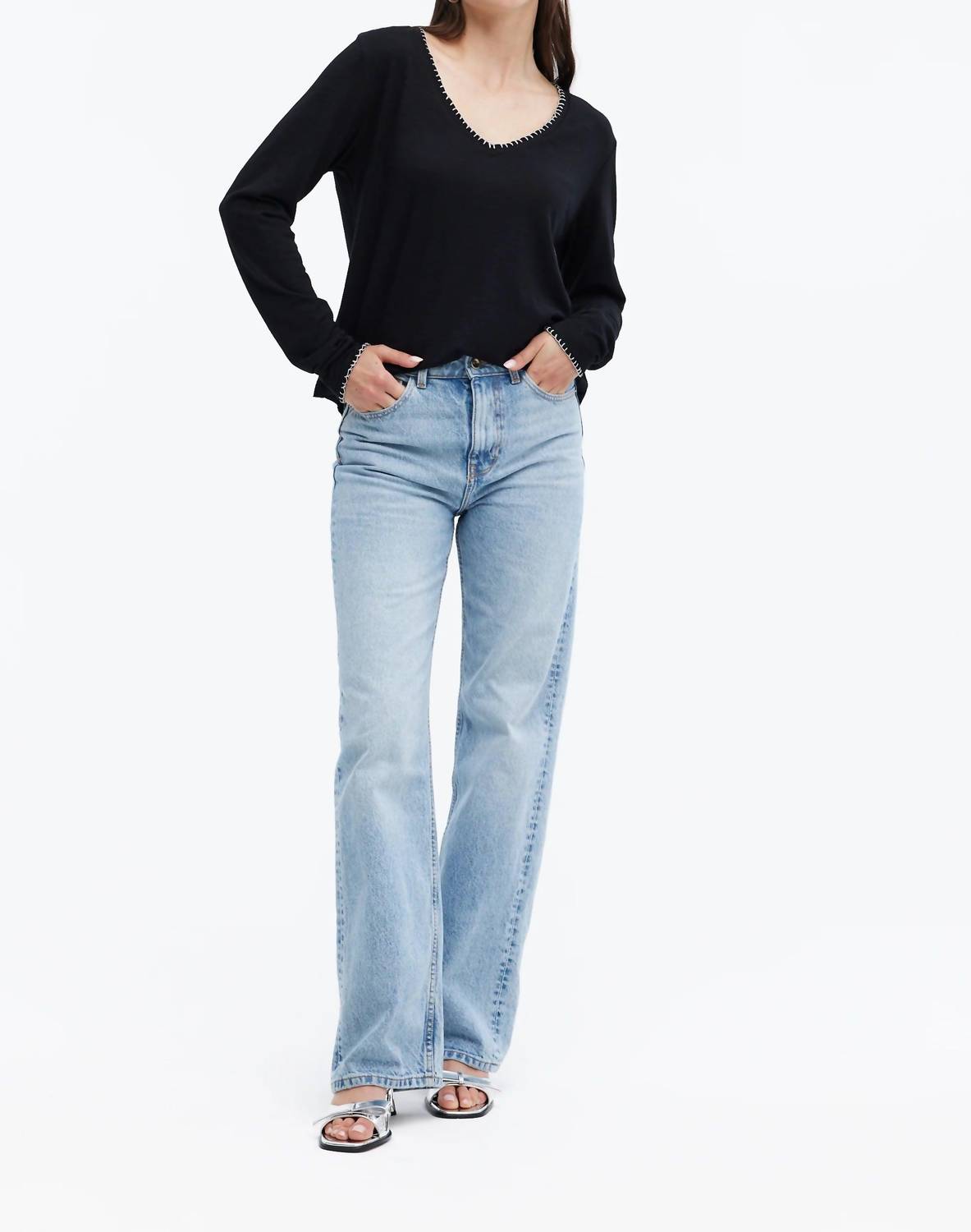 Chrldr - Whipstitch Ava V-neck Long Sleeve T-shirt