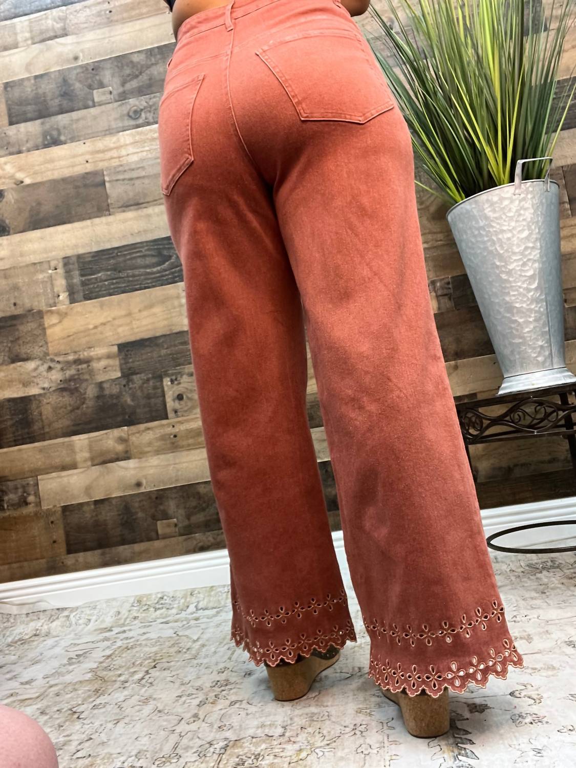 Entro - Embroidered Hem Ankle Length Stretch Denim Pants