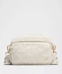 Lululemon - Women's Everywhere Crossbody Bag