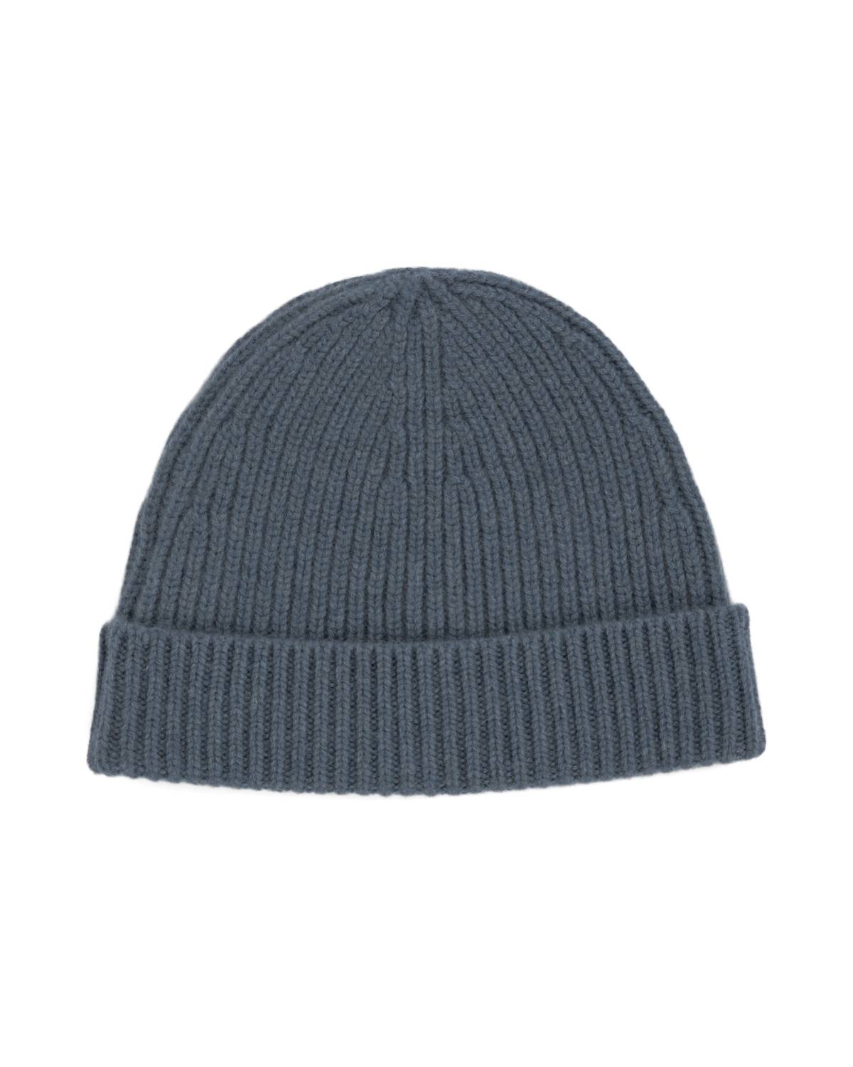AMUNDSEN Unisex Cashmere Beanie in faded blue - women's hat - detail view